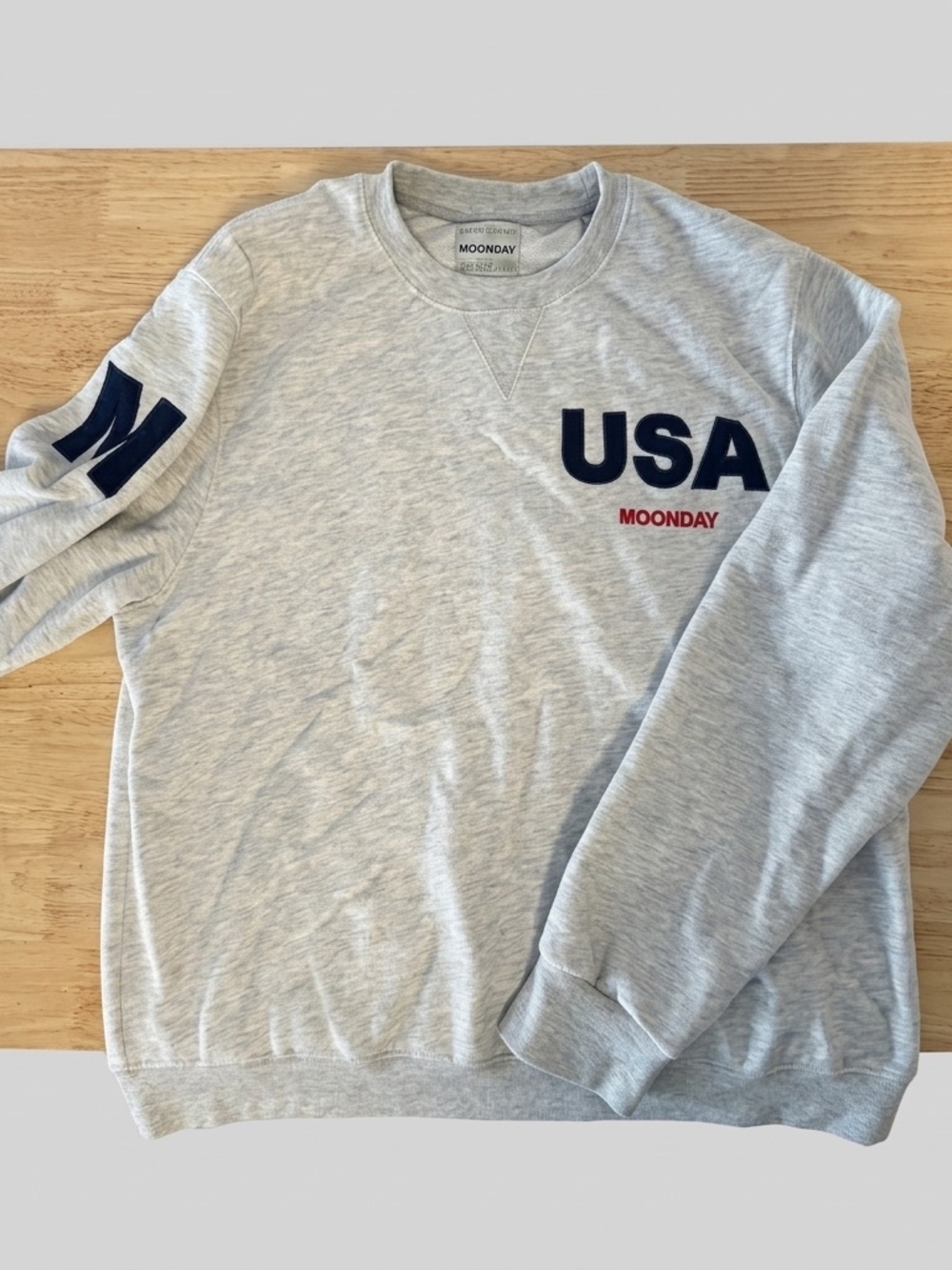USA MOONDAY Crew Neck
